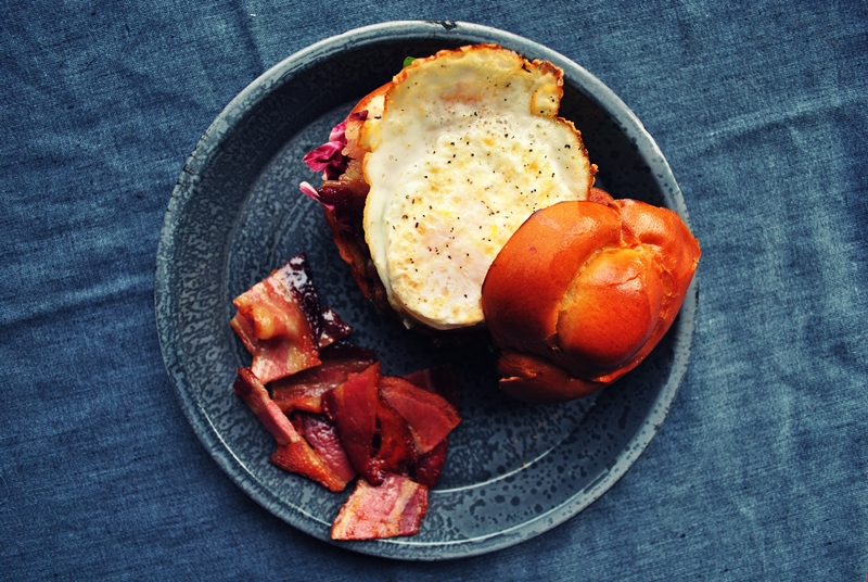 Steph's Breakfast Burger with Chipotle Mayonnaise + Maple-glazed Bacon Chips